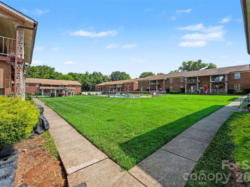112 Briarcliff Drive, Kannapolis, NC 28081.  MLS# CAR4407191, YatesRealty ID 39686. 