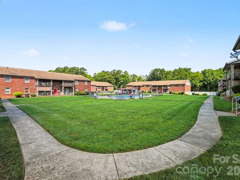 112 Briarcliff Drive, Kannapolis, NC 28081.  MLS# CAR4407191, YatesRealty ID 39686. 
