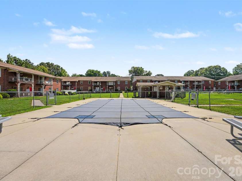 112 Briarcliff Drive, Kannapolis, NC 28081.  MLS# CAR4407191, YatesRealty ID 39686. 