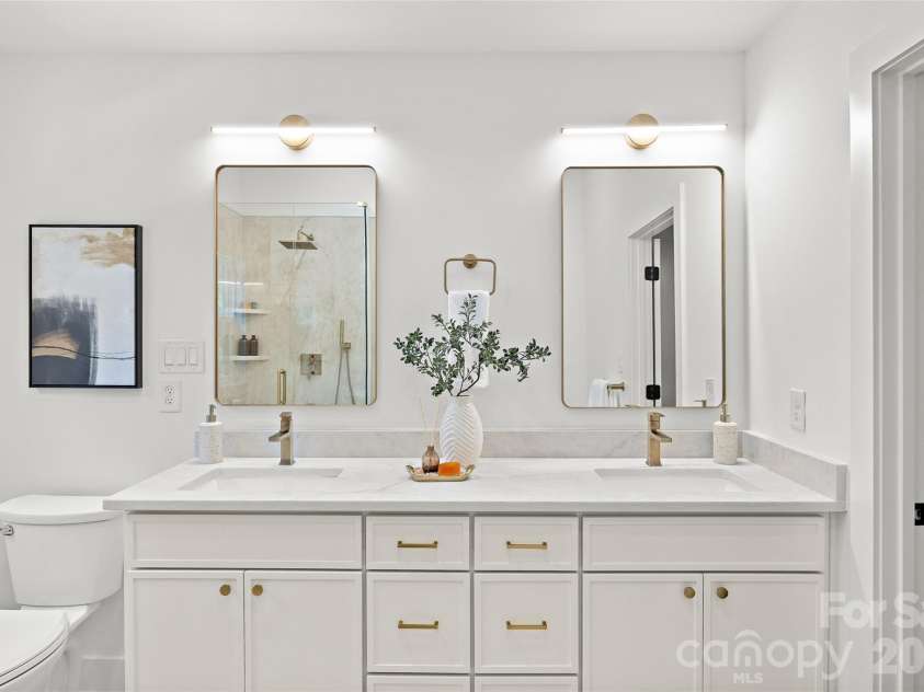 2600 Vardall Court, Charlotte, NC 28226.  MLS# CAR4400595, YatesRealty ID 39688. 