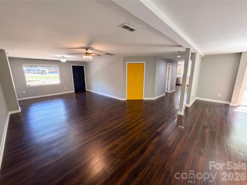 1322 Carolyn Drive, Charlotte, NC 28205.  MLS# CAR4380647, YatesRealty ID 39691. 