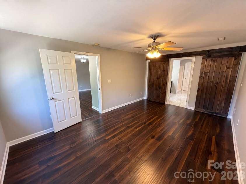 1322 Carolyn Drive, Charlotte, NC 28205.  MLS# CAR4380647, YatesRealty ID 39691. 