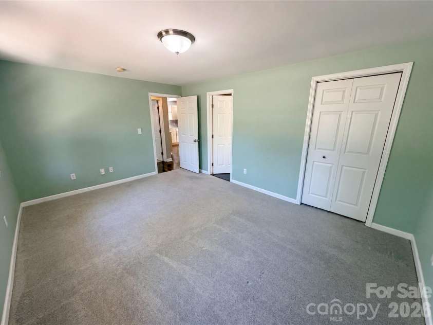 1322 Carolyn Drive, Charlotte, NC 28205.  MLS# CAR4380647, YatesRealty ID 39691. 