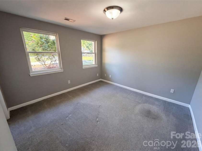 1322 Carolyn Drive, Charlotte, NC 28205.  MLS# CAR4380647, YatesRealty ID 39691. 