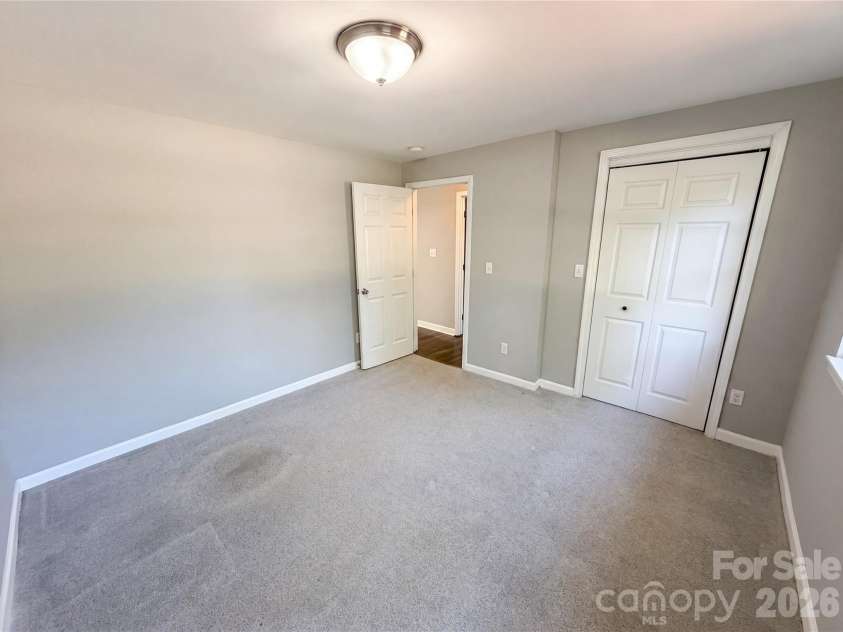 1322 Carolyn Drive, Charlotte, NC 28205.  MLS# CAR4380647, YatesRealty ID 39691. 