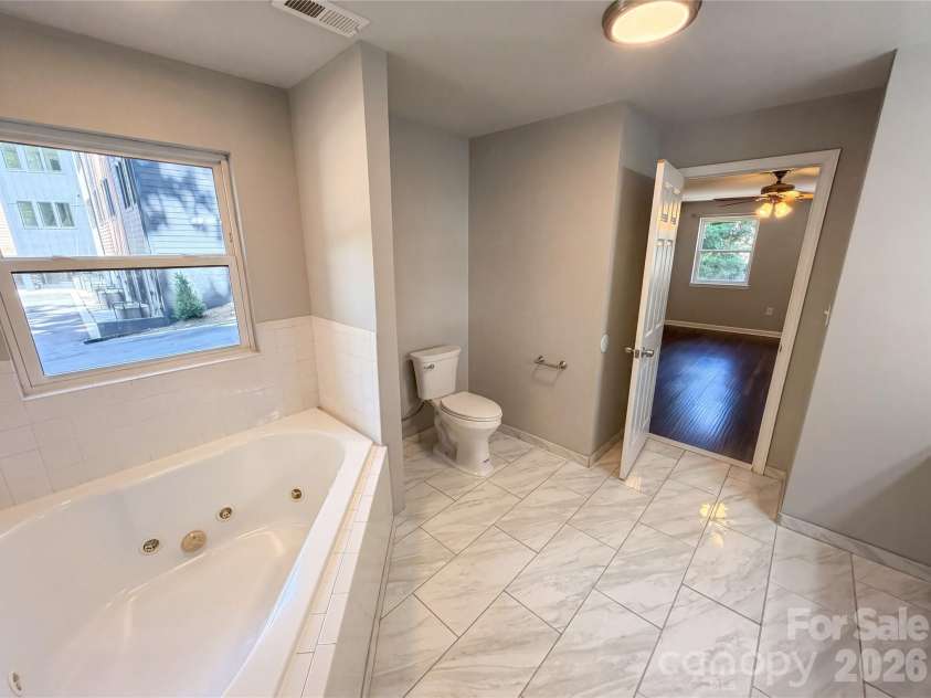 1322 Carolyn Drive, Charlotte, NC 28205.  MLS# CAR4380647, YatesRealty ID 39691. 