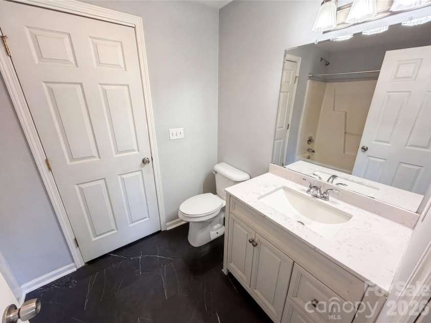 1322 Carolyn Drive, Charlotte, NC 28205.  MLS# CAR4380647, YatesRealty ID 39691. 