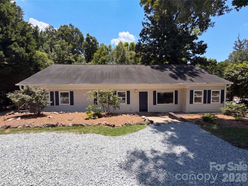1322 Carolyn Drive, Charlotte, NC 28205.  MLS# CAR4380647, YatesRealty ID 39691. 