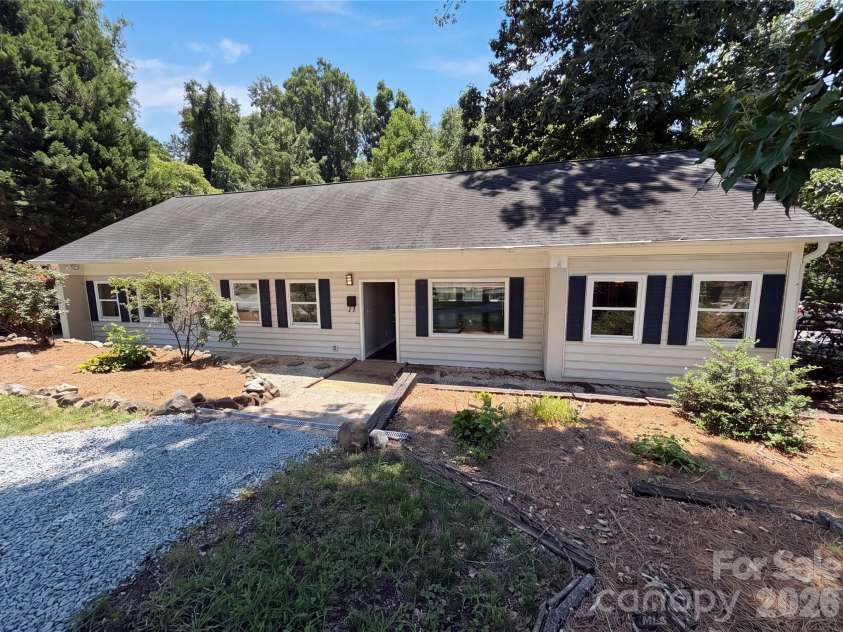 1322 Carolyn Drive, Charlotte, NC 28205.  MLS# CAR4380647, YatesRealty ID 39691. 