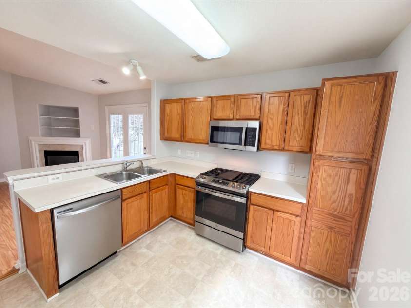 4493 Easywater Lane, Fort Mill, SC 29707.  MLS# CAR4388319, YatesRealty ID 39696. 