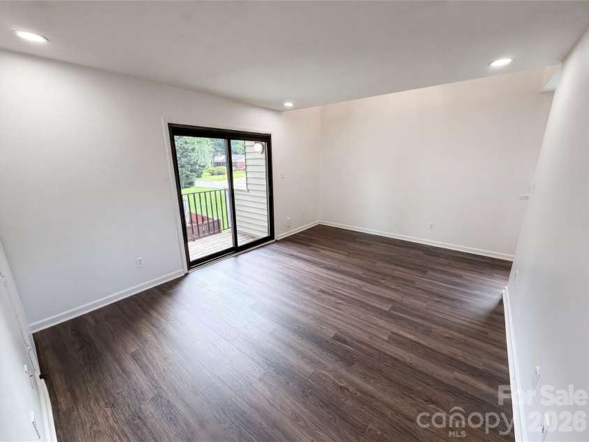 1625 Merry Oaks Road, Charlotte, NC 28205.  MLS# CAR4388337, YatesRealty ID 39697. 