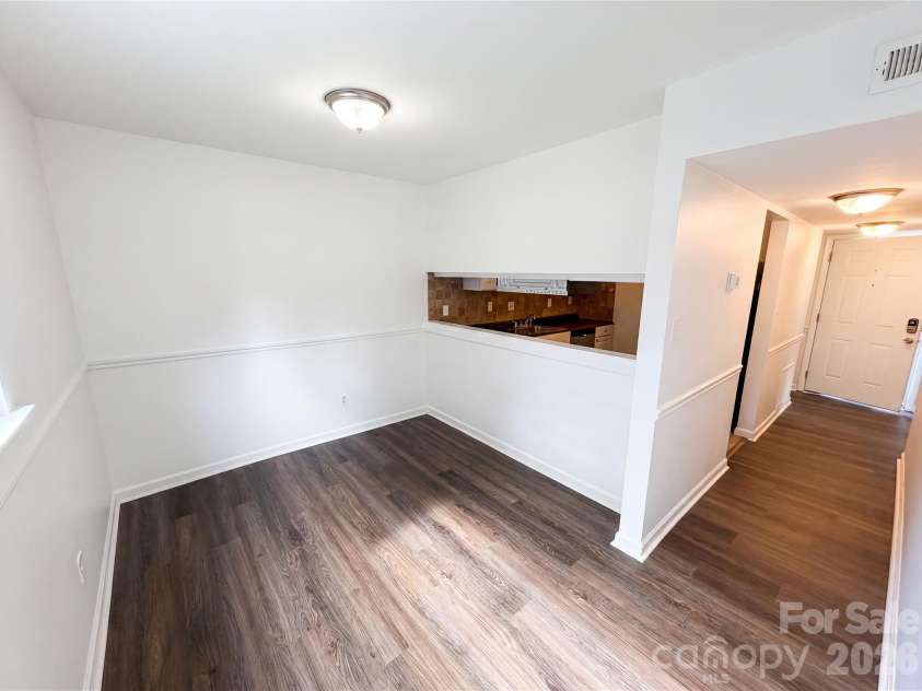 1625 Merry Oaks Road, Charlotte, NC 28205.  MLS# CAR4388337, YatesRealty ID 39697. 
