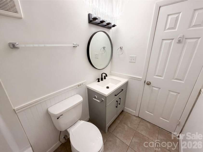 1625 Merry Oaks Road, Charlotte, NC 28205.  MLS# CAR4388337, YatesRealty ID 39697. 