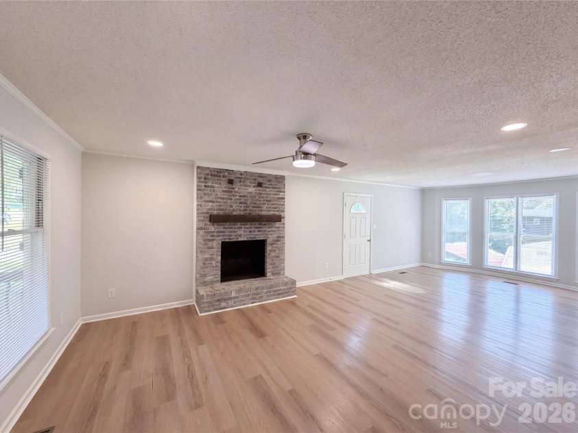 609 Ginger Drive, Kings Mountain, NC 28086.  MLS# CAR4390011, YatesRealty ID 39699. 