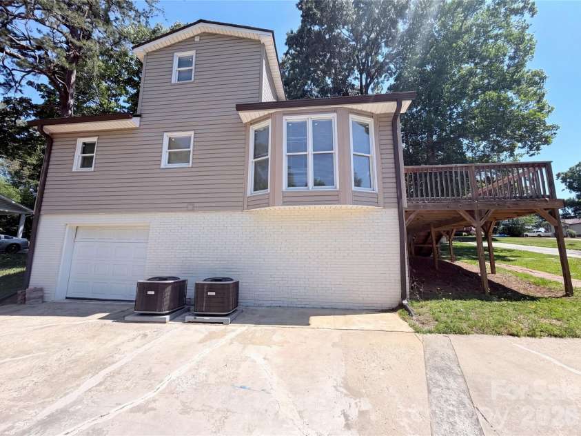 609 Ginger Drive, Kings Mountain, NC 28086.  MLS# CAR4390011, YatesRealty ID 39699. 