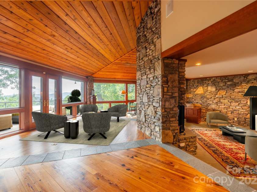 130 Piney Ridge Lane, Saluda, NC 28773.  MLS# CAR4180107, YatesRealty ID 397. 