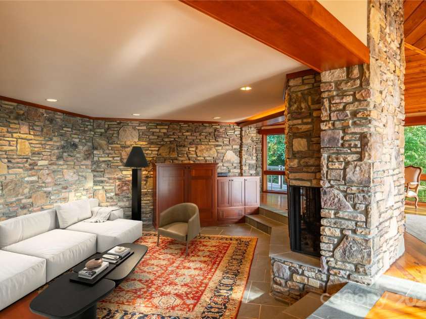 130 Piney Ridge Lane, Saluda, NC 28773.  MLS# CAR4180107, YatesRealty ID 397. 