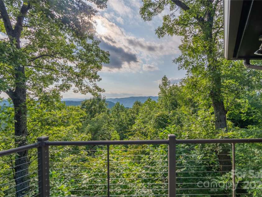 130 Piney Ridge Lane, Saluda, NC 28773.  MLS# CAR4180107, YatesRealty ID 397. 