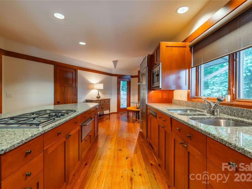 130 Piney Ridge Lane, Saluda, NC 28773.  MLS# CAR4180107, YatesRealty ID 397. 