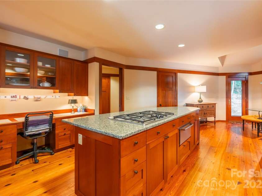 130 Piney Ridge Lane, Saluda, NC 28773.  MLS# CAR4180107, YatesRealty ID 397. 