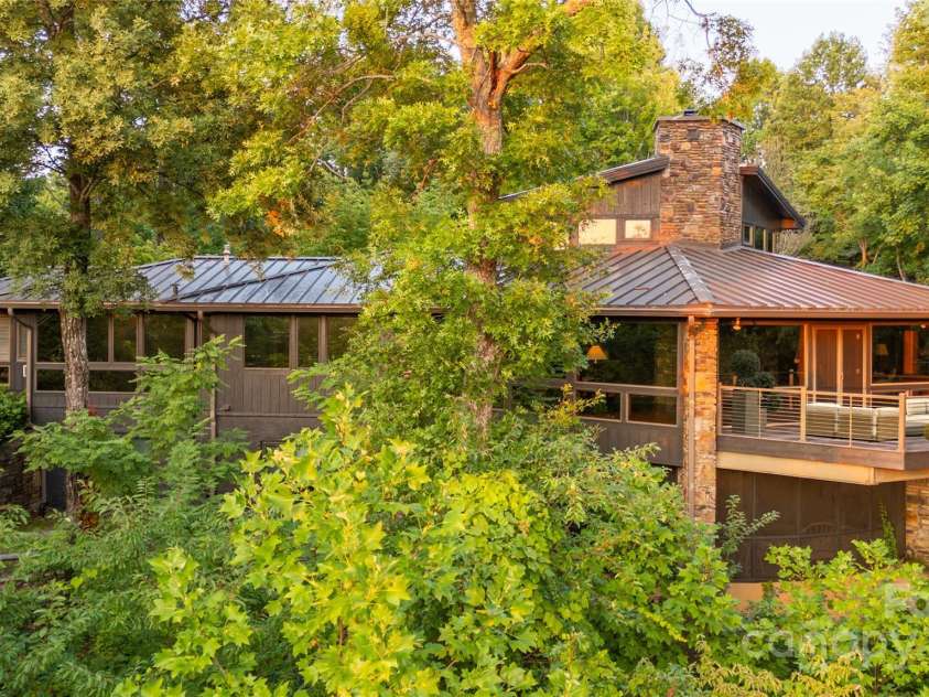 130 Piney Ridge Lane, Saluda, NC 28773.  MLS# CAR4180107, YatesRealty ID 397. 