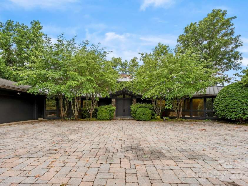 130 Piney Ridge Lane, Saluda, NC 28773.  MLS# CAR4180107, YatesRealty ID 397. 