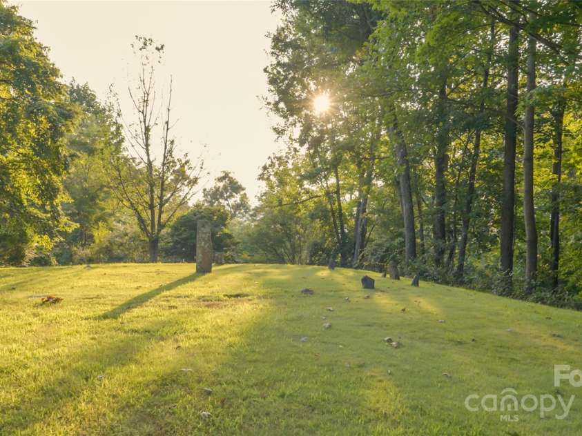 130 Piney Ridge Lane, Saluda, NC 28773.  MLS# CAR4180107, YatesRealty ID 397. 