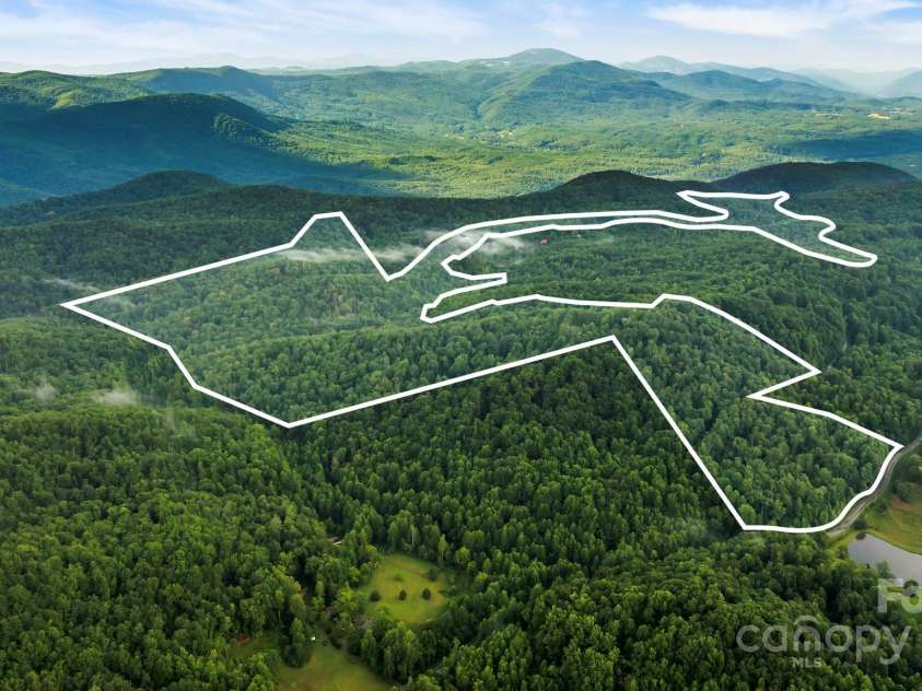 130 Piney Ridge Lane, Saluda, NC 28773.  MLS# CAR4180107, YatesRealty ID 397. 