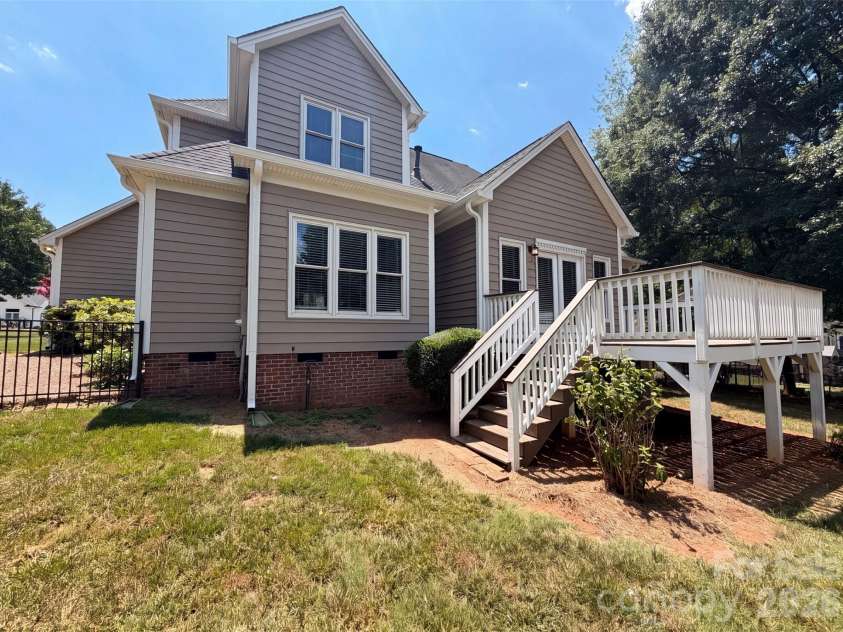 212 Timberlane Drive, Belmont, NC 28012.  MLS# CAR4403473, YatesRealty ID 39700. 