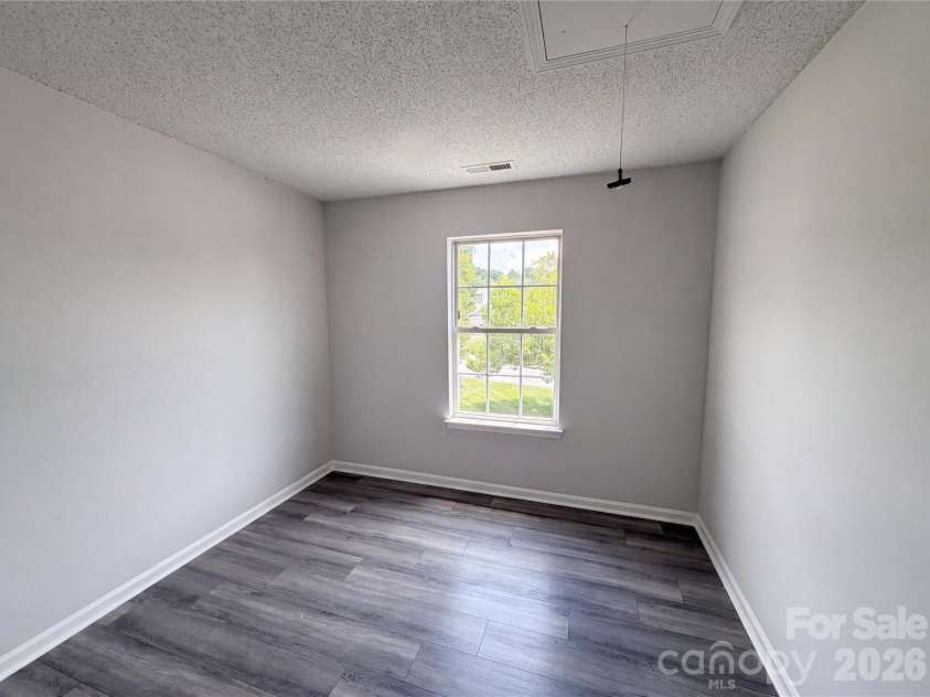 11220 Northwoods Forest Drive, Charlotte, NC 28214.  MLS# CAR4403518, YatesRealty ID 39701. 