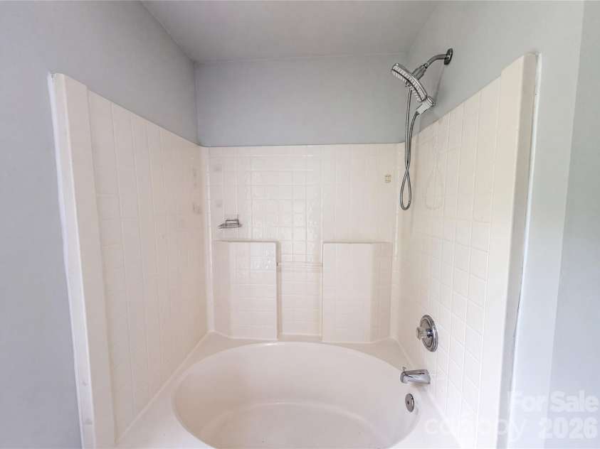 11220 Northwoods Forest Drive, Charlotte, NC 28214.  MLS# CAR4403518, YatesRealty ID 39701. 