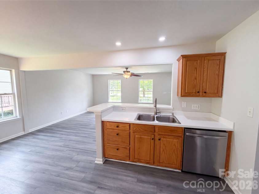 11220 Northwoods Forest Drive, Charlotte, NC 28214.  MLS# CAR4403518, YatesRealty ID 39701. 