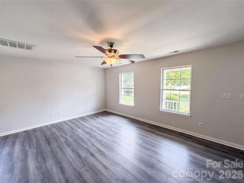 11220 Northwoods Forest Drive, Charlotte, NC 28214.  MLS# CAR4403518, YatesRealty ID 39701. 