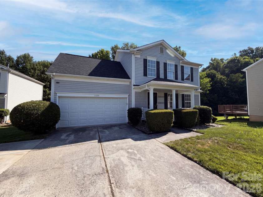 11220 Northwoods Forest Drive, Charlotte, NC 28214.  MLS# CAR4403518, YatesRealty ID 39701. 