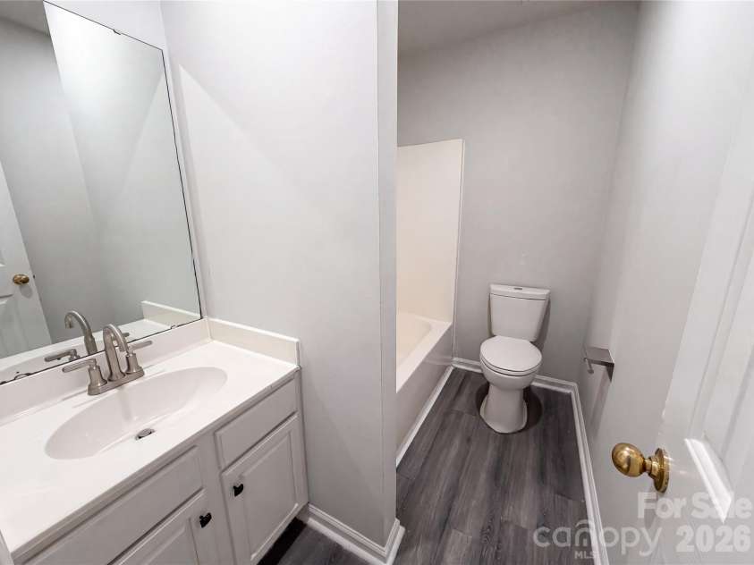 11220 Northwoods Forest Drive, Charlotte, NC 28214.  MLS# CAR4403518, YatesRealty ID 39701. 