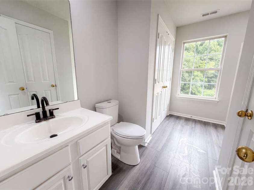 11220 Northwoods Forest Drive, Charlotte, NC 28214.  MLS# CAR4403518, YatesRealty ID 39701. 