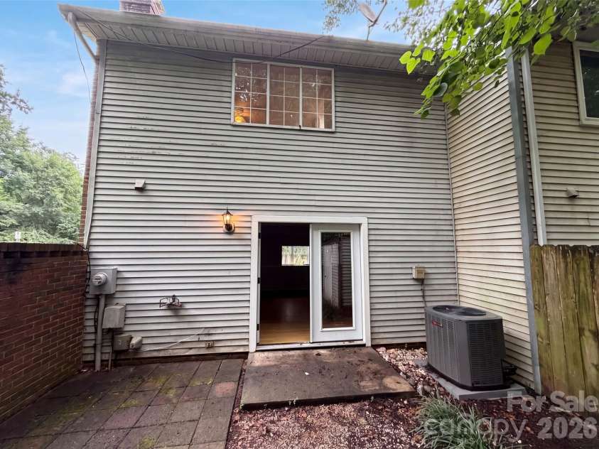 1500 Waybridge Lane, Charlotte, NC 28210.  MLS# CAR4404792, YatesRealty ID 39702. 