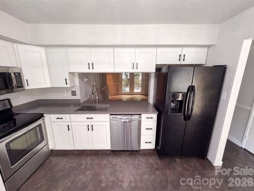 1500 Waybridge Lane, Charlotte, NC 28210.  MLS# CAR4404792, YatesRealty ID 39702. 