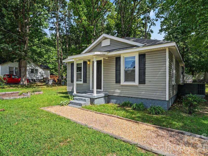 2111 Englewood Street, Kannapolis, NC 28083.  MLS# CAR4406014, YatesRealty ID 39705. Front View