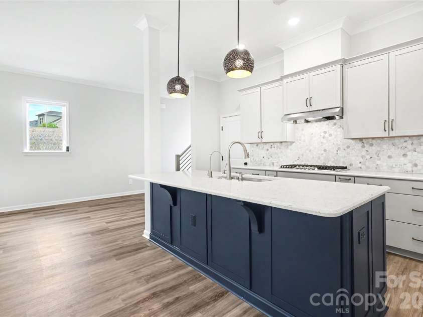 9051 Charles Francis Lane, Cornelius, NC 28031.  MLS# CAR4407203, YatesRealty ID 39707. 