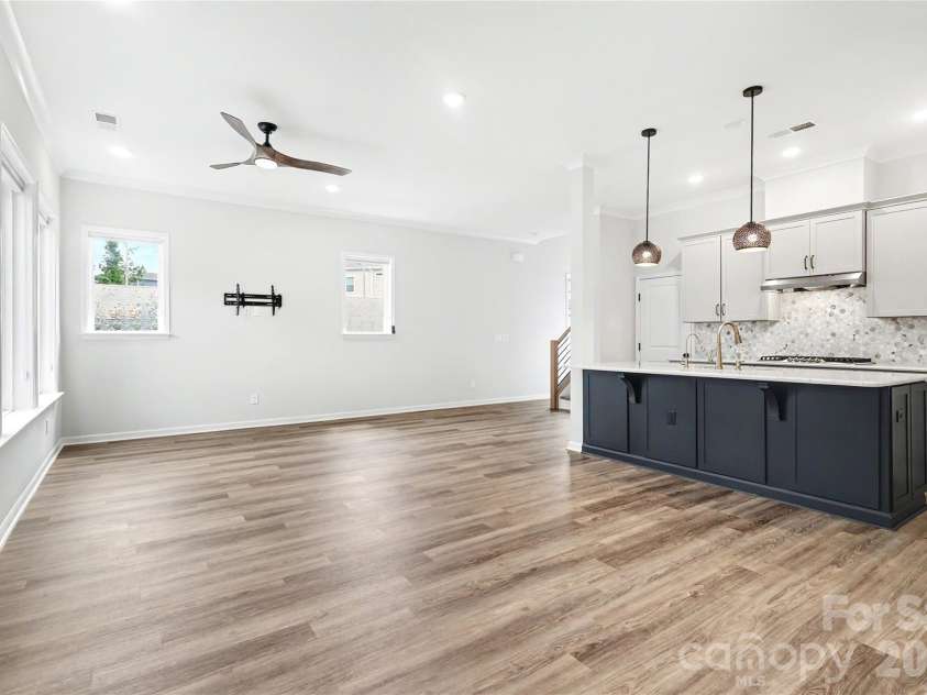 9051 Charles Francis Lane, Cornelius, NC 28031.  MLS# CAR4407203, YatesRealty ID 39707. 