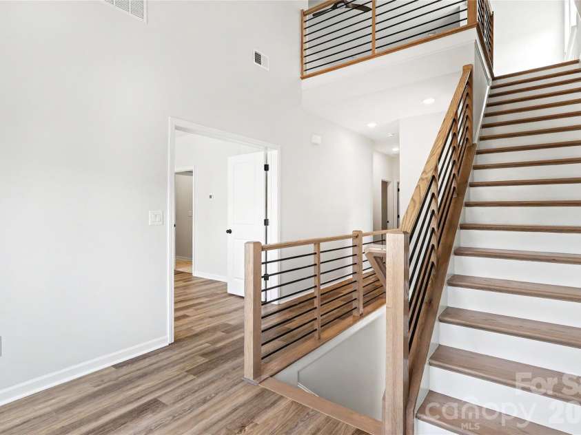 9051 Charles Francis Lane, Cornelius, NC 28031.  MLS# CAR4407203, YatesRealty ID 39707. 