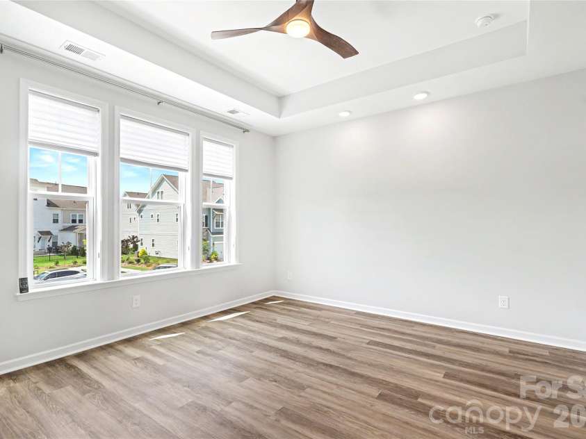 9051 Charles Francis Lane, Cornelius, NC 28031.  MLS# CAR4407203, YatesRealty ID 39707. 