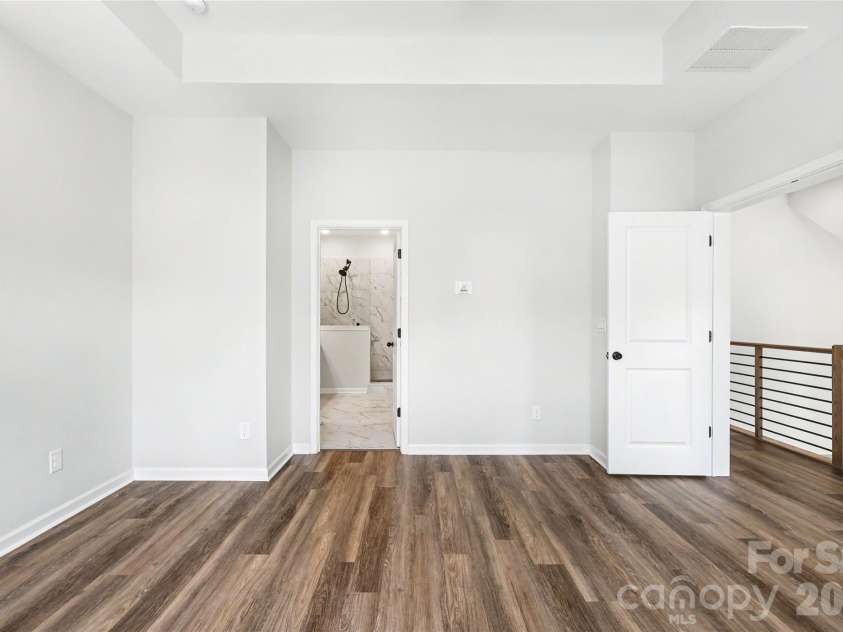 9051 Charles Francis Lane, Cornelius, NC 28031.  MLS# CAR4407203, YatesRealty ID 39707. 