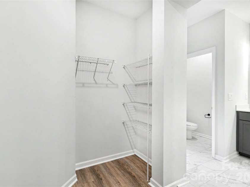 9051 Charles Francis Lane, Cornelius, NC 28031.  MLS# CAR4407203, YatesRealty ID 39707. 