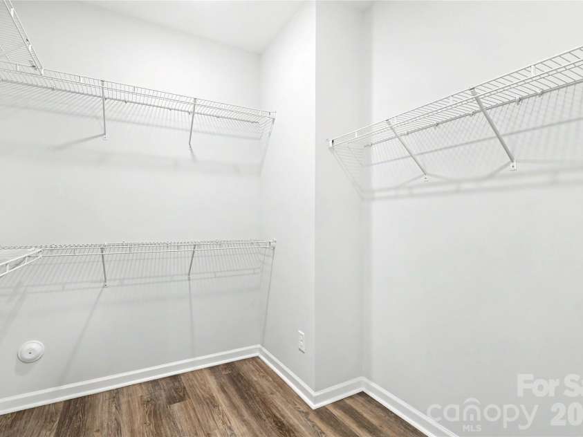 9051 Charles Francis Lane, Cornelius, NC 28031.  MLS# CAR4407203, YatesRealty ID 39707. 