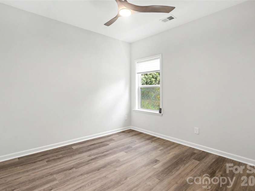 9051 Charles Francis Lane, Cornelius, NC 28031.  MLS# CAR4407203, YatesRealty ID 39707. 