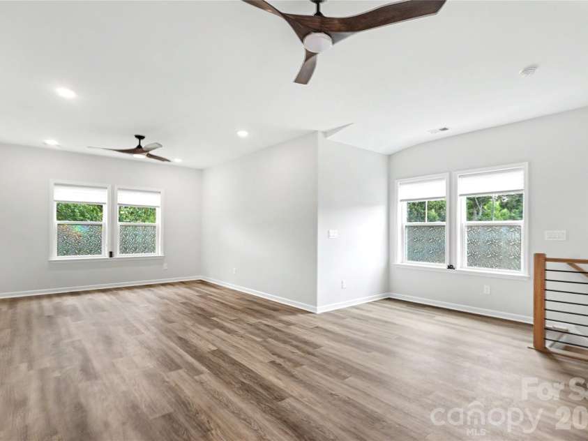 9051 Charles Francis Lane, Cornelius, NC 28031.  MLS# CAR4407203, YatesRealty ID 39707. 