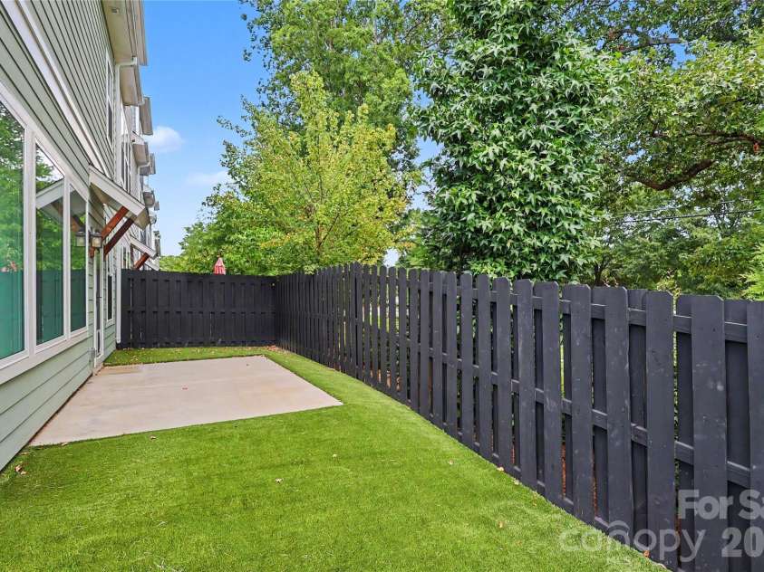 9051 Charles Francis Lane, Cornelius, NC 28031.  MLS# CAR4407203, YatesRealty ID 39707. 