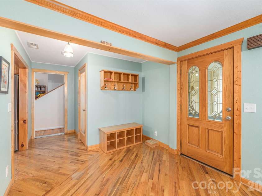 1075 Moody Farm Road, Maggie Valley, NC 28751.  MLS# CAR4400859, YatesRealty ID 39708. 